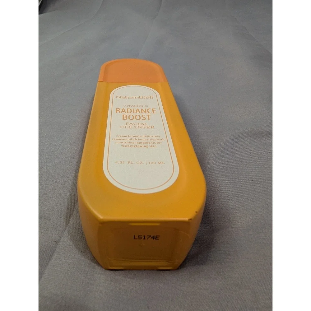 Naturewell Vitamin C Radiance Boost Facial‎ Cleanser 4.05 fl New Without Box